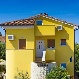 Manuela Apartament Pula